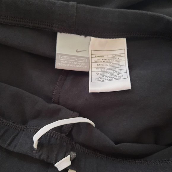 🌻 2/$30 Nike Yoga Pants - Picture 2 of 4